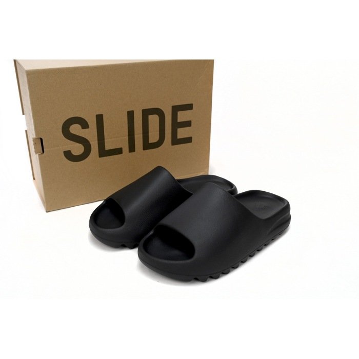 adidas_yeezy_slide_onyx_hq6448__18C6267400916